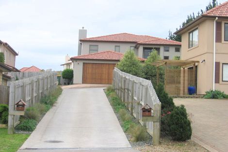 Photo of property in 6 Dunloy Place, East Tamaki Heights, Auckland, 2016