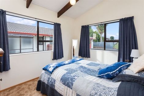 Photo of property in 92c/2 Englefield Road, Northwood, Christchurch, 8051
