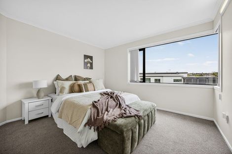 Photo of property in 64 Seacrest Drive, West Harbour, Auckland, 0618