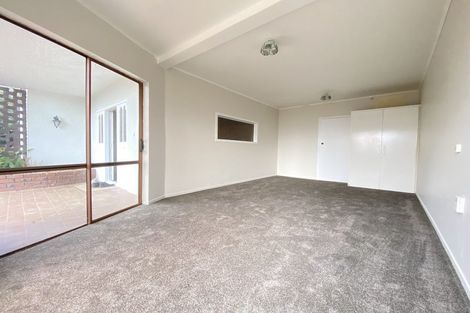 Photo of property in 2 Hogan Street, Pukekohe, 2120