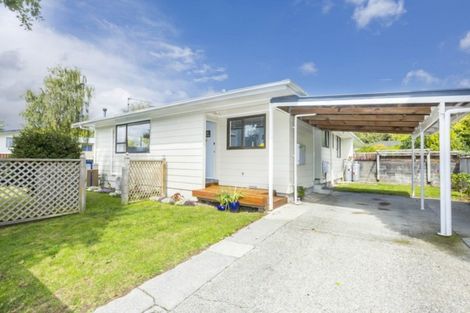 Photo of property in 6f2- Gemstone Drive, Birchville, Upper Hutt, 5018