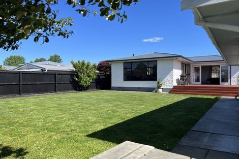 Photo of property in 35 Toorak Avenue, Avonhead, Christchurch, 8042