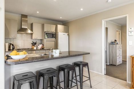 Photo of property in 31 Condor Place, Unsworth Heights, Auckland, 0632