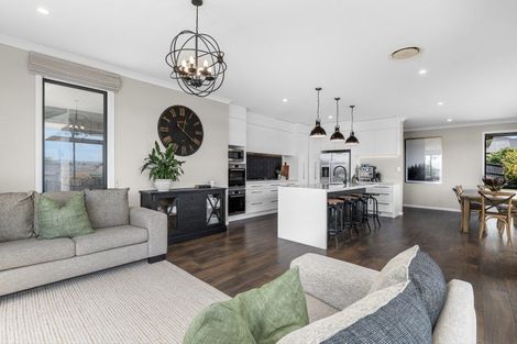 Photo of property in 10 Benmore Crescent, Pyes Pa, Tauranga, 3112