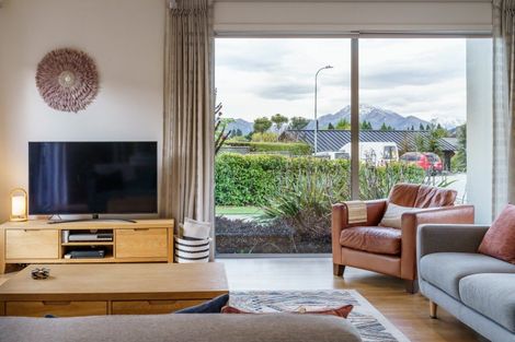 Photo of property in 17 Daniels Terrace, Wanaka, 9305