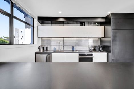 Photo of property in 40d Awanui Street, Merrilands, New Plymouth, 4312