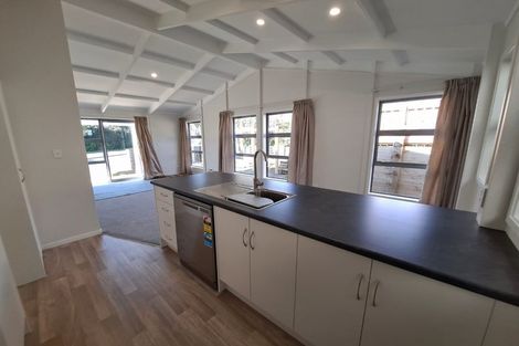 Photo of property in 62 Seaview Road, Marfell, New Plymouth, 4310