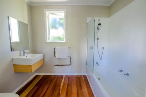 Photo of property in 65 Ngaio Road, Waikanae, 5036