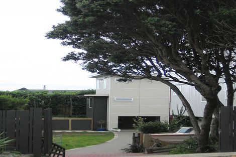 Photo of property in 110 Seaview Road, Paraparaumu Beach, Paraparaumu, 5032