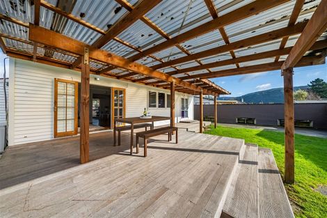 Photo of property in 21 Ngata Grove, Trentham, Upper Hutt, 5018