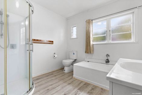 Photo of property in 53 Bruce Road, Glenfield, Auckland, 0629