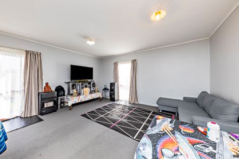 Photo of property in 1/21 Solveig Place, Randwick Park, Auckland, 2105