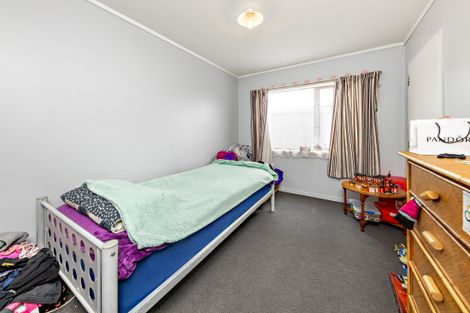 Photo of property in 1/21 Solveig Place, Randwick Park, Auckland, 2105