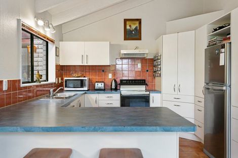 Photo of property in 12 Golders Place, Richmond Heights, Taupo, 3330