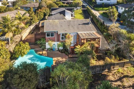 Photo of property in 2/21 Helvetia Drive, Browns Bay, Auckland, 0630