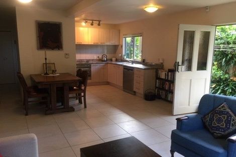 Photo of property in 4a/3 Corrella Road, Belmont, Auckland, 0622