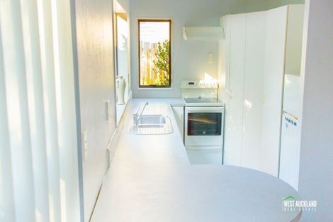 Photo of property in 31 Chorley Avenue, Massey, Auckland, 0614