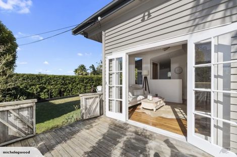 Photo of property in 1/86 Birkenhead Avenue, Birkenhead, Auckland, 0626
