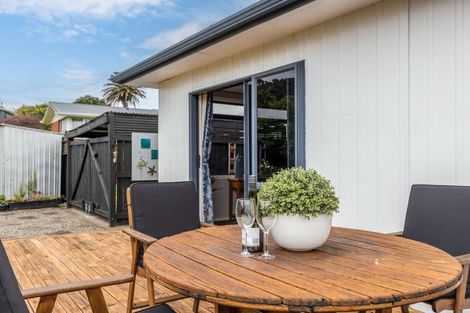 Photo of property in 15a Naumai Place, Spotswood, New Plymouth, 4310