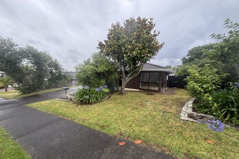 Photo of property in 14 Mark Edward Drive, Half Moon Bay, Auckland, 2012