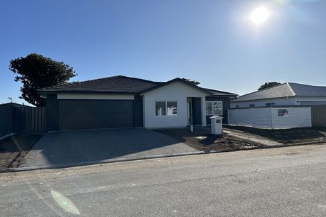 Photo of property in 15 George Yee Place, Taradale, 4112