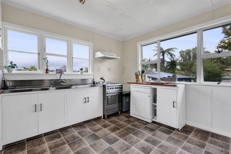 Photo of property in 6 Pembroke Street, Westown, New Plymouth, 4310