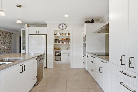 Photo of property in 11 Allington Place, Bethlehem, Tauranga, 3110