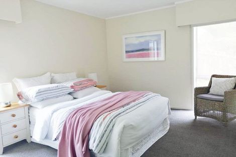 Photo of property in 61 Merriefield Avenue, Forrest Hill, Auckland, 0620