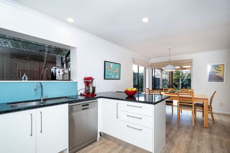Photo of property in 11 Javelin Place, West Harbour, Auckland, 0618