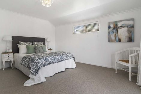 Photo of property in 1 Guildford Place, Bethlehem, Tauranga, 3110