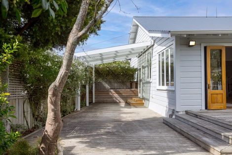 Photo of property in 35 Cambridge Terrace, Masterton, 5810