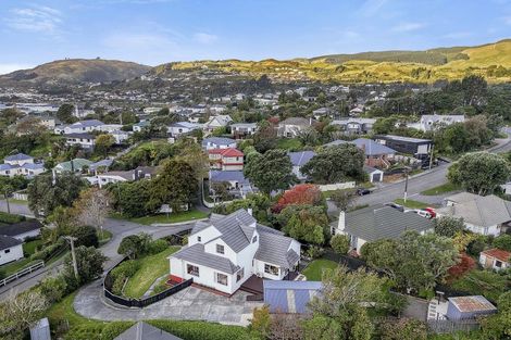 Photo of property in 53 The Drive, Tawa, Wellington, 5028