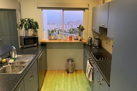 Photo of property in 37u2 Mills Road, Brooklyn, Wellington, 6021