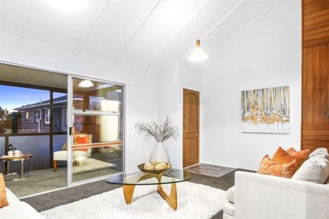 Photo of property in 2/22 Roberts Road, Glenfield, Auckland, 0629