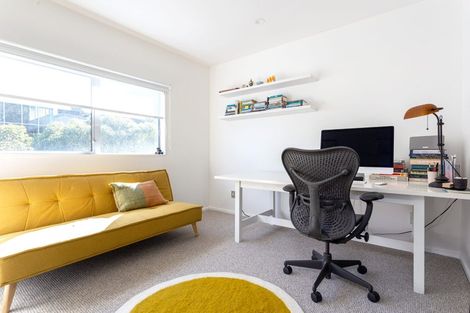 Photo of property in 394 The Esplanade, Island Bay, Wellington, 6023