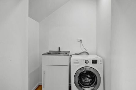 Photo of property in 95 Banks Street, Marfell, New Plymouth, 4310