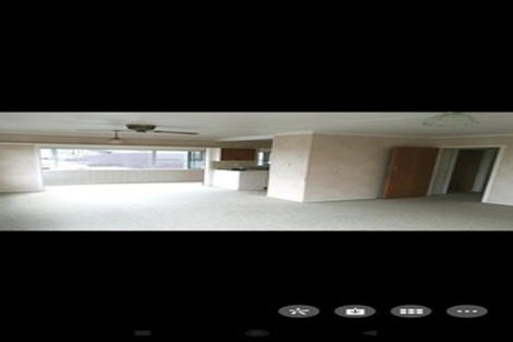 Photo of property in 3/69 Royal View Road, Te Atatu South, Auckland, 0610