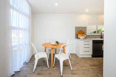 Photo of property in 9 Pinedale Parade, Milson, Palmerston North, 4414