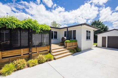 Photo of property in 64 Middle Road, Havelock North, 4130