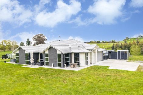 Photo of property in 52 Highlands Drive, Waipawa, 4210