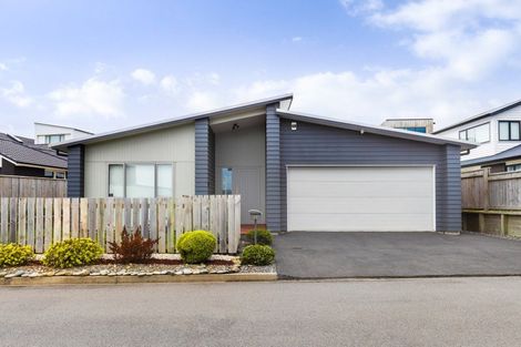 Photo of property in 20 Rotorua Grove, Aotea, Porirua, 5024