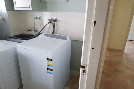Photo of property in 4 Miro Street, Merrilands, New Plymouth, 4312