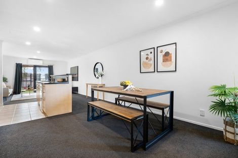 Photo of property in 3/4 Charlenne Close, Ranui, Auckland, 0612