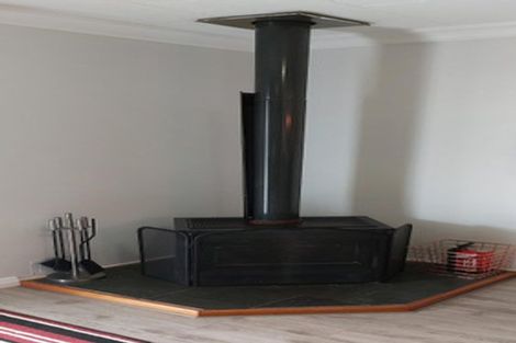 Photo of property in 109 Tirimoana Road, Te Atatu South, Auckland, 0602