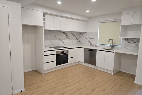 Photo of property in 8e Nedlands Place, Burswood, Auckland, 2013