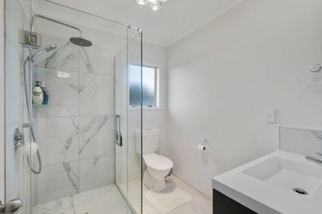 Photo of property in 430 Mangorei Road, Highlands Park, New Plymouth, 4312