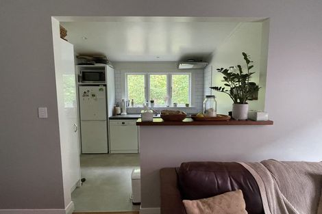 Photo of property in 232 Sutherland Road, Lyall Bay, Wellington, 6022