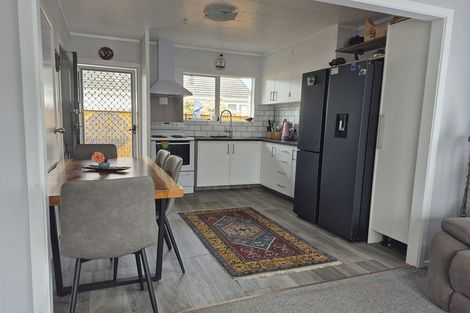 Photo of property in 2/9 Whitley Avenue, Ebdentown, Upper Hutt, 5018