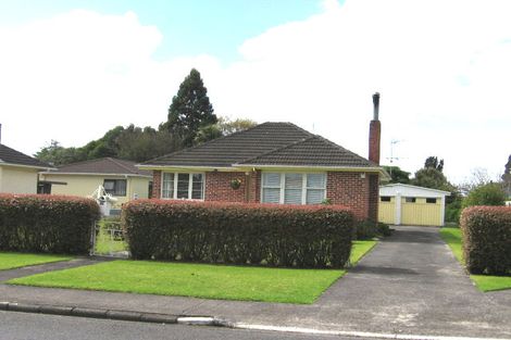 Photo of property in 58 Neil Avenue, Te Atatu Peninsula, Auckland, 0610
