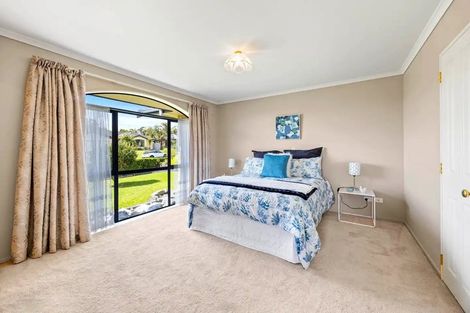 Photo of property in 19 Reybert Place, Massey, Auckland, 0614